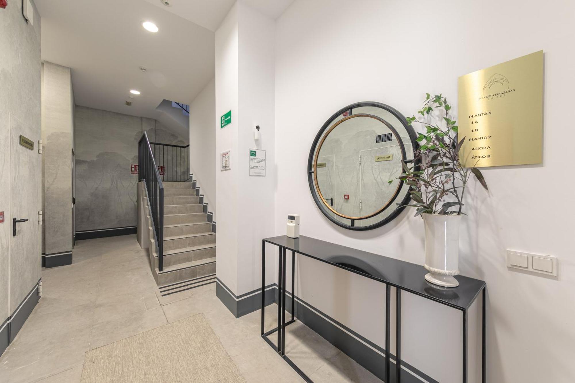 Green-Apartments Reales Atarazanas Suites セビリア エクステリア 写真